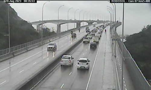 
          Imagem ilustrativa da imagem Primeiro dia da "nova" Terceira Ponte tem trânsito intenso e Linha Verde vazia
          