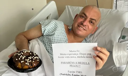 
          Imagem ilustrativa da imagem Programador luta pela vida após cirurgia
          