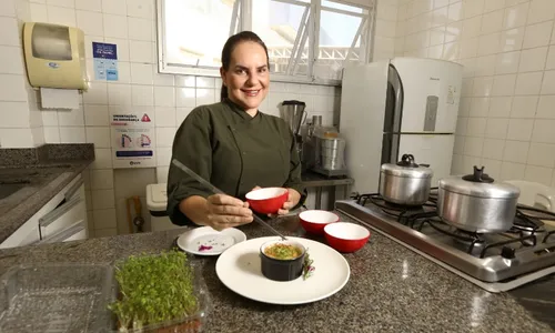 
          Imagem ilustrativa da imagem Quinze receitas de chefs para surpreender amigos e família
          