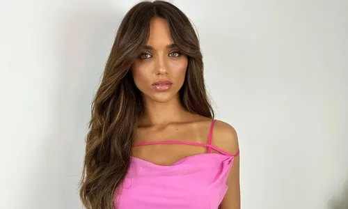 
          Imagem ilustrativa da imagem Rafa Kalimann não conseguia realizar sonho de ser mãe devido à doença
          