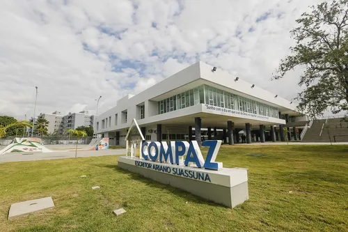 
          Imagem ilustrativa da imagem Recife amplia acesso a Escola de Vôlei para surdos
          