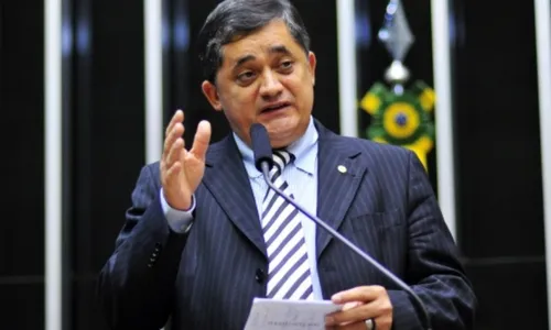 
          Imagem ilustrativa da imagem Reforma no serviço público contra os “supersalários”
          