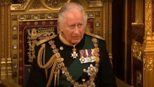 
          Imagem ilustrativa da imagem Rei Charles fatura mais de R$ 162 milhões com aluguel e aumenta fortuna real
          