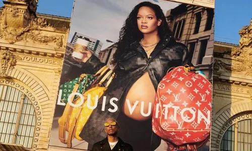 
          Imagem ilustrativa da imagem Rihanna é estrela de primeira campanha do rapper Pharrell para a Louis Vuitton
          