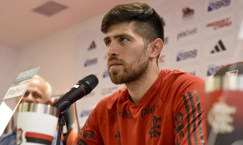 
          Imagem ilustrativa da imagem Rossi é apresentado e fala em fazer história no Flamengo
          