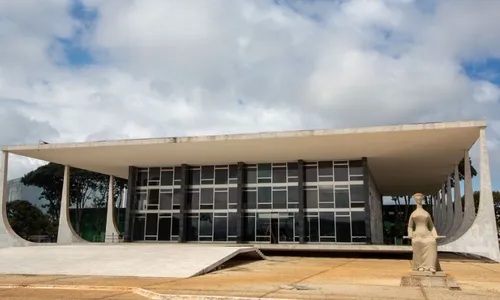 
          Imagem ilustrativa da imagem STF ouve acusados do 8/1 e prevê primeiros julgamentos em um mês
          