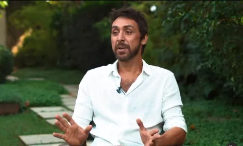 
          Imagem ilustrativa da imagem Saiba quem é o maquiador dos famosos encontrado em estado grave em hospital
          