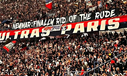 
          Imagem ilustrativa da imagem Saída de Neymar é celebrada por torcida do PSG: 'Finalmente nos livramos'
          