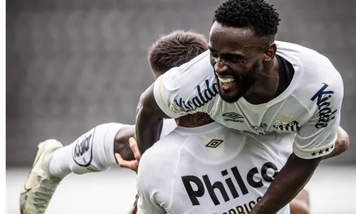 
          Imagem ilustrativa da imagem Santos supera Goiás com pênalti polêmico e volta a vencer após 12 jogos
          