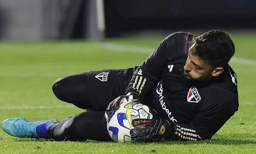 
          Imagem ilustrativa da imagem São Paulo domina o Palmeiras, vence com golaço e tem vantagem na Copa do Brasil
          