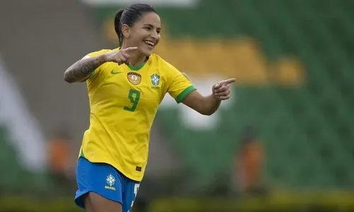 
          Imagem ilustrativa da imagem Sem Marta, Debinha é única brasileira indicada ao Bola de Ouro
          