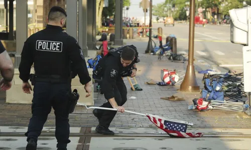 
          Imagem ilustrativa da imagem Série de tiroteios em festas do 4 de Julho nos EUA deixa 10 mortos e 38 feridos
          