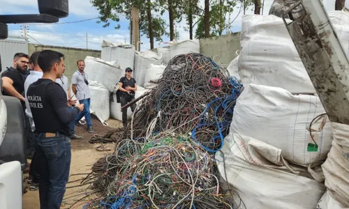 
          Imagem ilustrativa da imagem Sete pessoas presas em operação contra comércio de fios furtados no ES
          