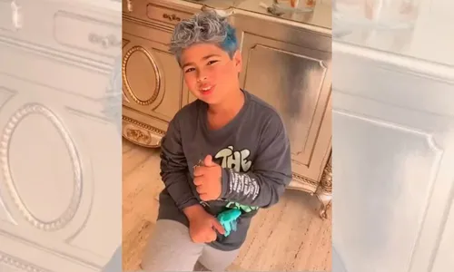 
          Imagem ilustrativa da imagem Simone Mendes impressiona ao mostrar cabelo do filho pintado de azul
          