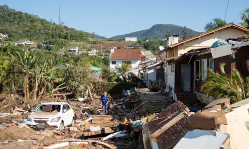 
          Imagem ilustrativa da imagem Sobe para 47 o número de mortes pelas chuvas no RS
          