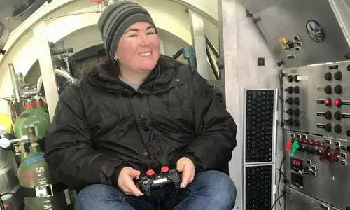 
          Imagem ilustrativa da imagem 'Sonhos se tornam realidade', diz mulher que fez viagem para ver o Titanic
          