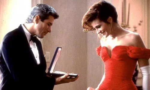 
          Imagem ilustrativa da imagem Streaming investe em comédias românticas para atrair assinantes
          