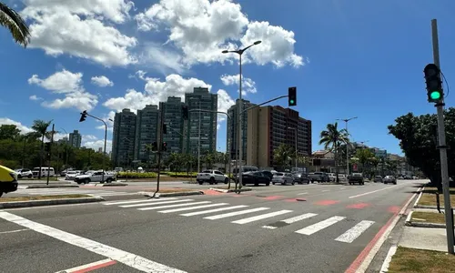 
          Imagem ilustrativa da imagem Sufoco no trânsito para entrar e sair de Jardim Camburi
          