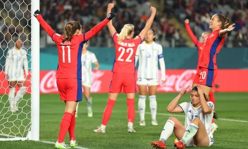 
          Imagem ilustrativa da imagem Suíça empata, Noruega goleia e ambas se classificam pelo Grupo A na Copa
          