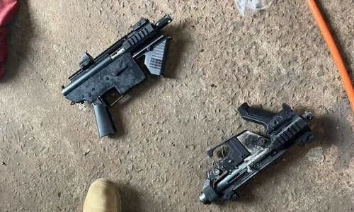 
          Imagem ilustrativa da imagem Suspeitos usam impressora 3D para fabricar armas em oficina clandestina no ES
          