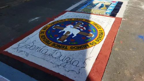 
          Imagem ilustrativa da imagem Tapetes enfeitam ruas do ES durante a festa de Corpus Christi
          