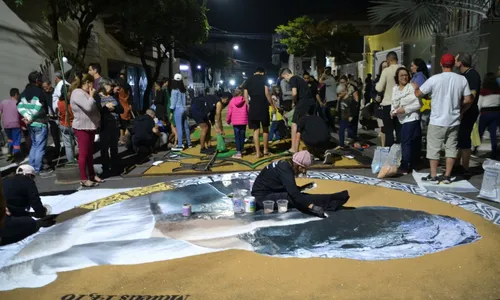 
          Imagem ilustrativa da imagem Tapetes enfeitam ruas do ES durante a festa de Corpus Christi
          