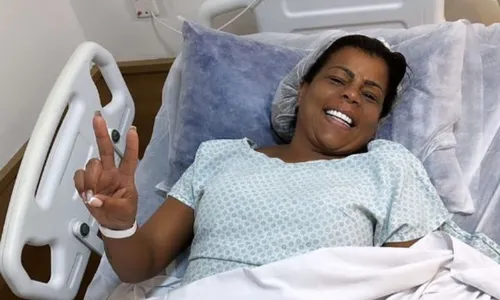 
          Imagem ilustrativa da imagem Tati Quebra Barraco alerta seguidores após cirurgia: "Usem camisinha"
          