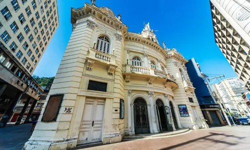 
          Imagem ilustrativa da imagem Teatro Carlos Gomes passa por reformas após mais de cinco anos fechado
          