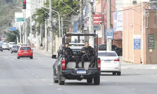 
          Imagem ilustrativa da imagem Tiro que matou paciente de clínica foi dado em morro a 33 metros, diz polícia
          