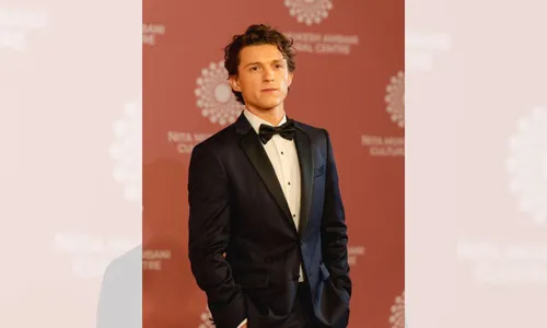 
          Imagem ilustrativa da imagem Tom Holland fará pausa de um ano após personagem com transtorno de identidade
          