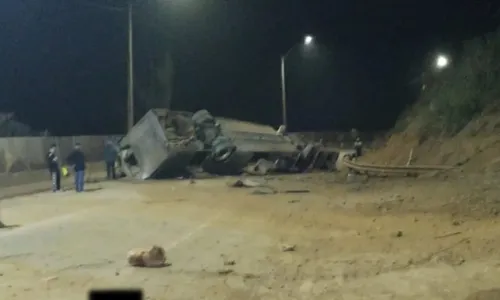 
          Imagem ilustrativa da imagem Torcedor do Corinthians relata drama em acidente: 'Capotamos quatro vezes'
          