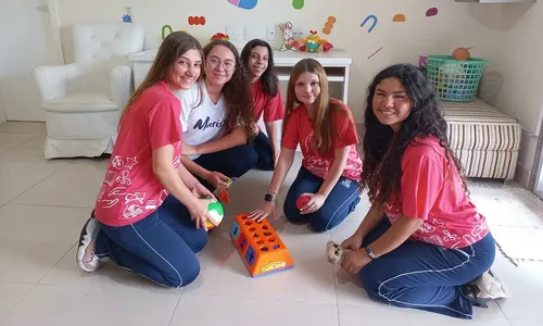 
          Imagem ilustrativa da imagem Trabalho voluntário ganha força nas salas de aula do ES
          