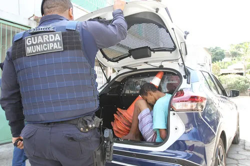 
          Imagem ilustrativa da imagem Trio é condenado por roubar e matar idosa com Alzheimer em Vila Velha
          