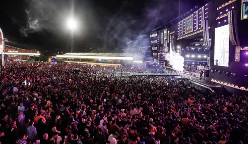 
          Imagem ilustrativa da imagem Um domingo de homenagem às mulheres no São João de Caruaru
          
