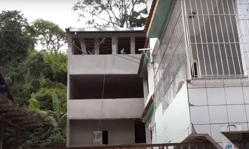 
          Imagem ilustrativa da imagem Um operário morre e outro fica ferido após caírem de andaime em Vila Velha
          