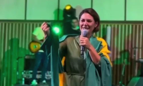 
          Imagem ilustrativa da imagem VÍDEO | 'Estamos sendo perseguidos e injustiçados', diz Michelle Bolsonaro
          