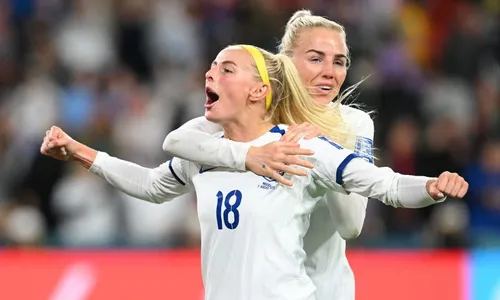 
          Imagem ilustrativa da imagem VÍDEO | Pênalti da Inglaterra atingiu 111 km/h e supera marca da Premier League
          