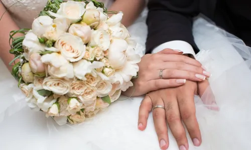 
          Imagem ilustrativa da imagem Vai casar ou causar?
          