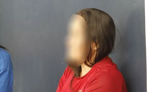 
          Imagem ilustrativa da imagem Vendedora flagra ex com melhor amiga e é presa
          