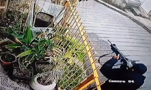 
          Imagem ilustrativa da imagem Vereador do Rio de Janeiro diz que teve casa atacada a tiros à luz do dia
          