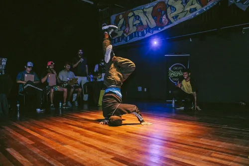 
          Imagem ilustrativa da imagem Vila Vintém recebe competição de danças e breaking
          