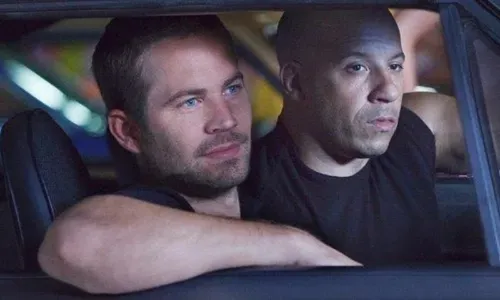 
          Imagem ilustrativa da imagem Vin Diesel lamenta morte de Paul Walker no dia em que ator faria aniversário
          
