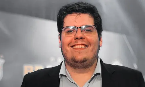 
          Imagem ilustrativa da imagem Youtuber leva prejuízo de R$ 50 mil e recebe ajuda de famosos
          