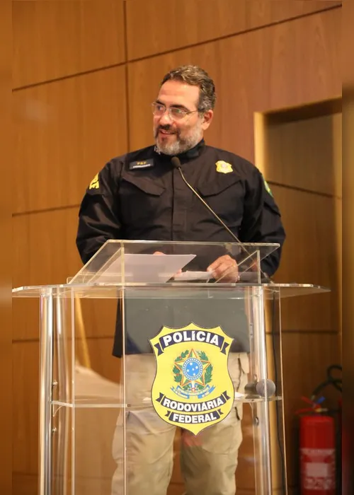 Imagem ilustrativa da imagem No ES, diretor-geral da PRF diz que não vai admitir "política com a farda"