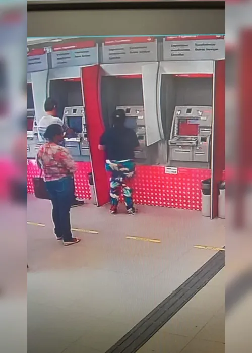 Imagem ilustrativa da imagem Polícia Federal prende mulher em flagrante por estelionato previdenciário