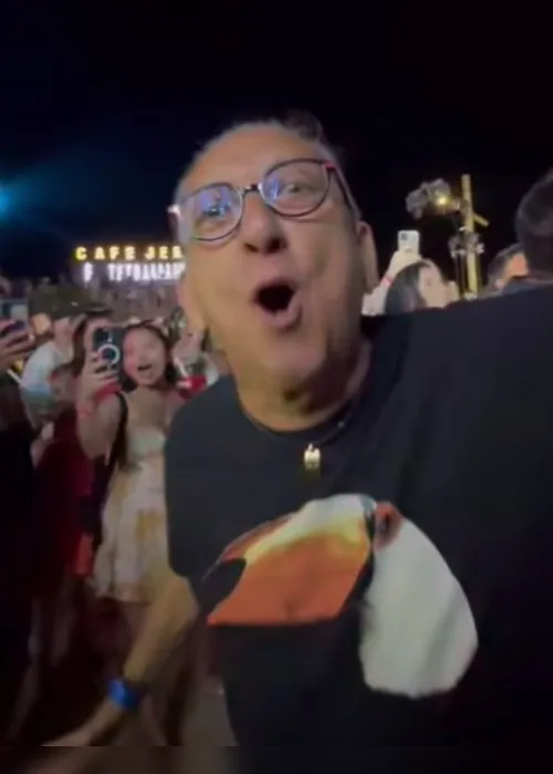 Imagem ilustrativa da imagem VÍDEO: "Jeri enlouqueceu", comemora Galvão ao beber tequila direto da garrafa