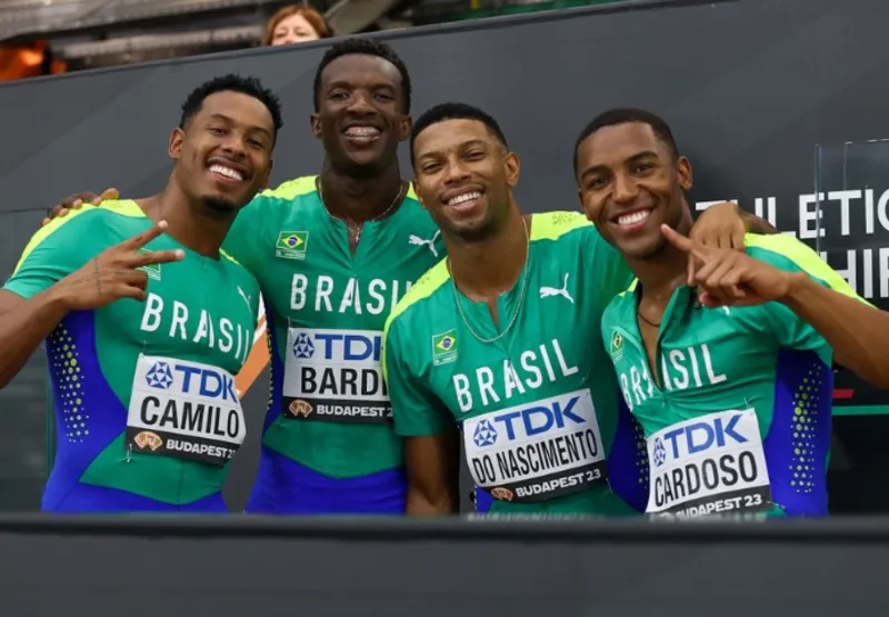 Paulo André, Felipe Bardi, Rodrigo do Nascimento e Erik Cardoso formam o time do Brasil no revezamento 4x100m