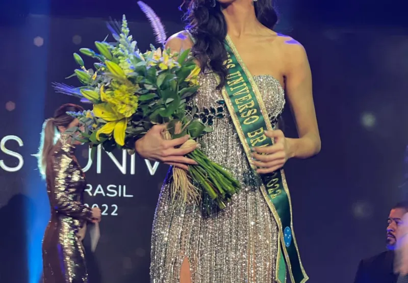 Mia Mamede foi eleita Miss Universo Espírito Santo  e Miss Brasil 2022