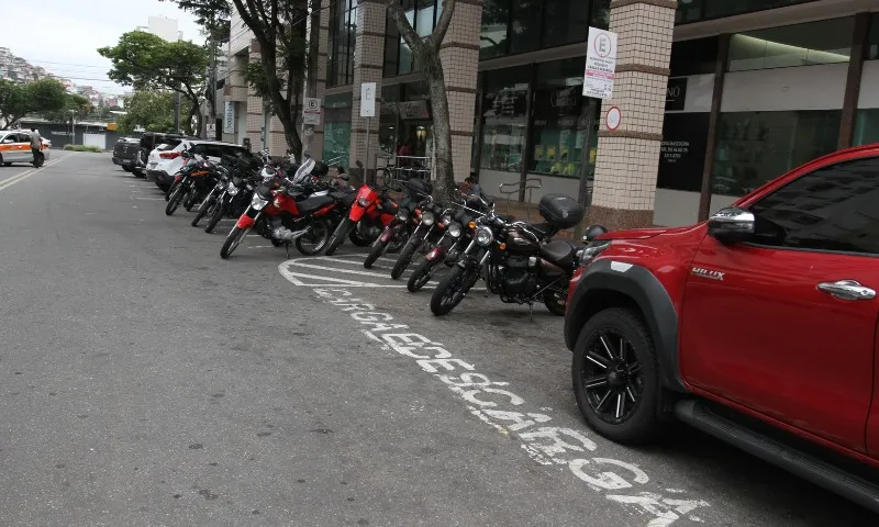 Imagem ilustrativa da imagem 97 veículos são multados todo dia em estacionamento rotativo no ES