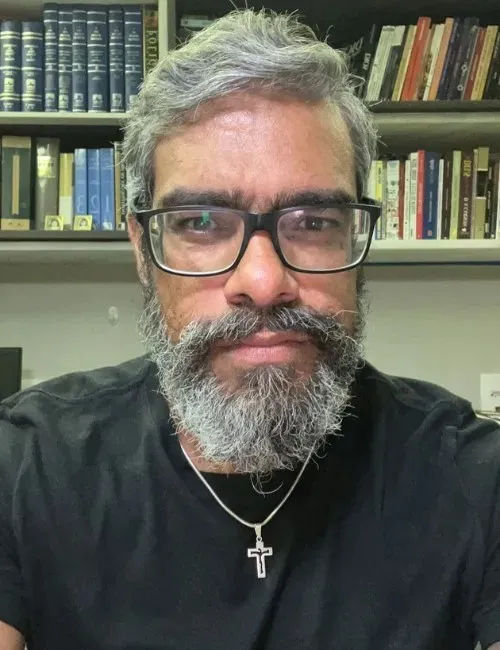 Imagem ilustrativa da imagem "A igreja que decide se eu permaneço ou não", diz pastor afastado pela Justiça